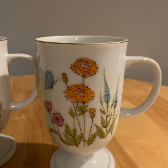 Two Vintage  Royal Crown Pedestal Coffee Cups - Picture 2 of 3